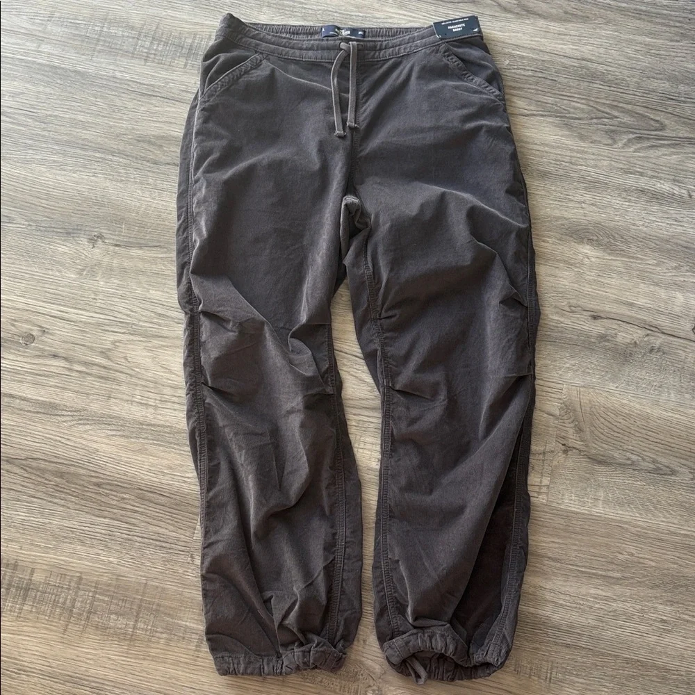 Hollister Corduroy Adjustable Rise Parachute Baggy Jogger Pants Size Large NWT - Picture 2 of 12